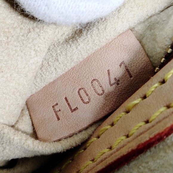 Louis Vuitton Monogram Looping MM - Picture 13 of 15